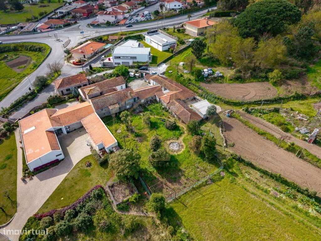 Quinta com Potencial de Expansão | Lordelo - Guimarães-7