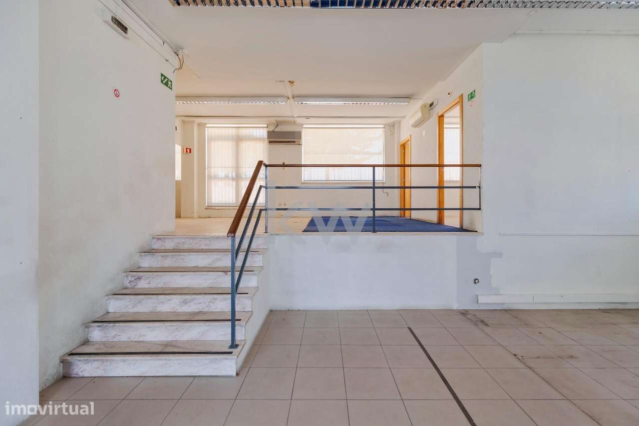 Loja com 138m2  para venda - Monte Caparica - Grande imagem: 5/33