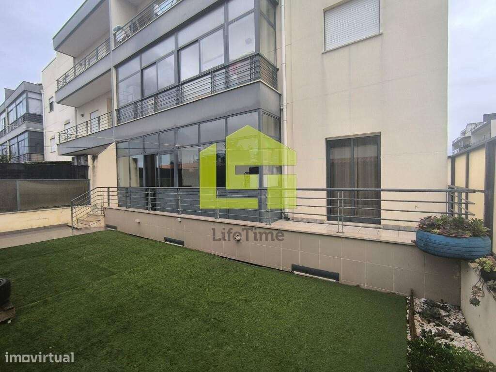 Apartamento T3 Com  terraço privativo-19