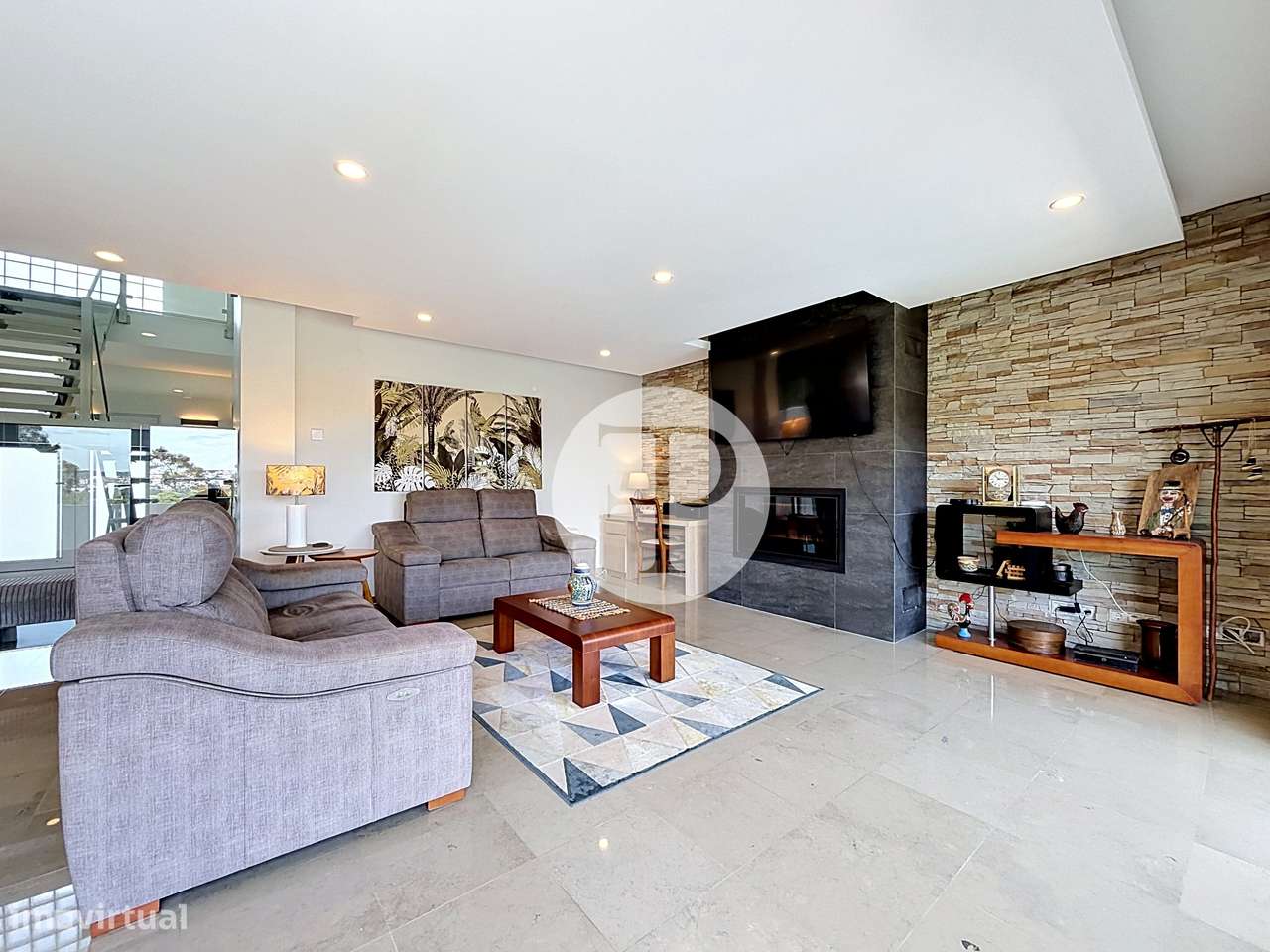Moradia T4 contemporânea | Piscina e jardim 1.716 m² | Nadadouro-5