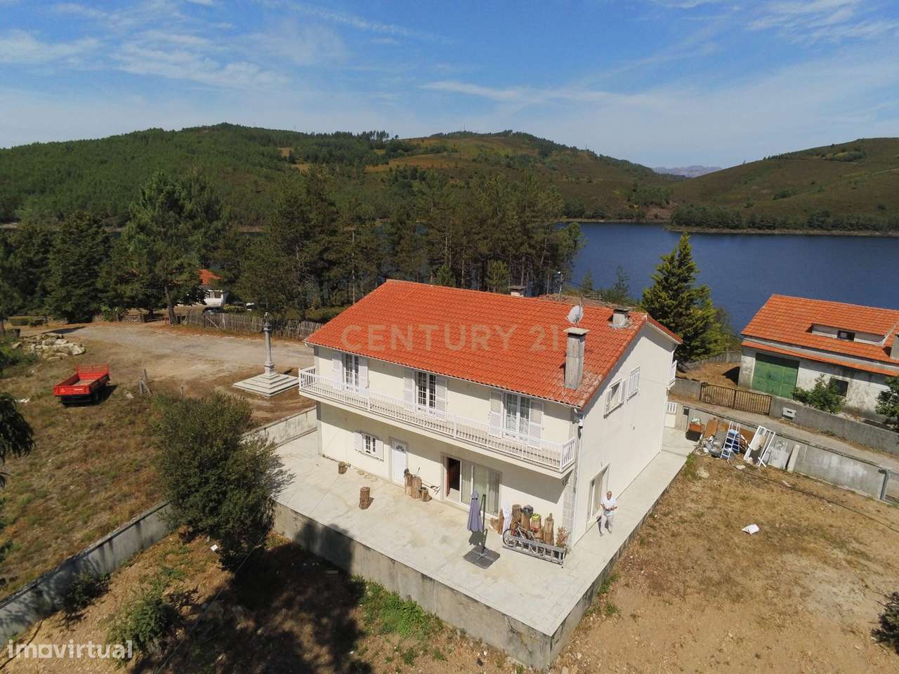 Moradia Exclusiva em "Ilha" Privativa na Albufeira de Venda Nova – Ger-33