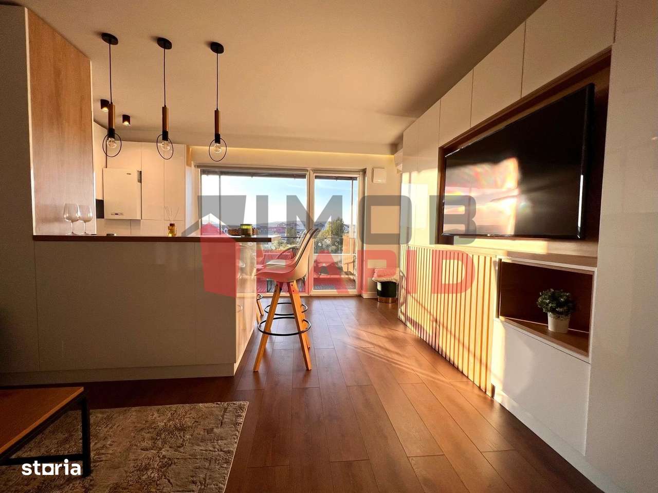 De inchiriat apartament de lux cu 2 camere și loc de parcare - Imagine principală: 2/9