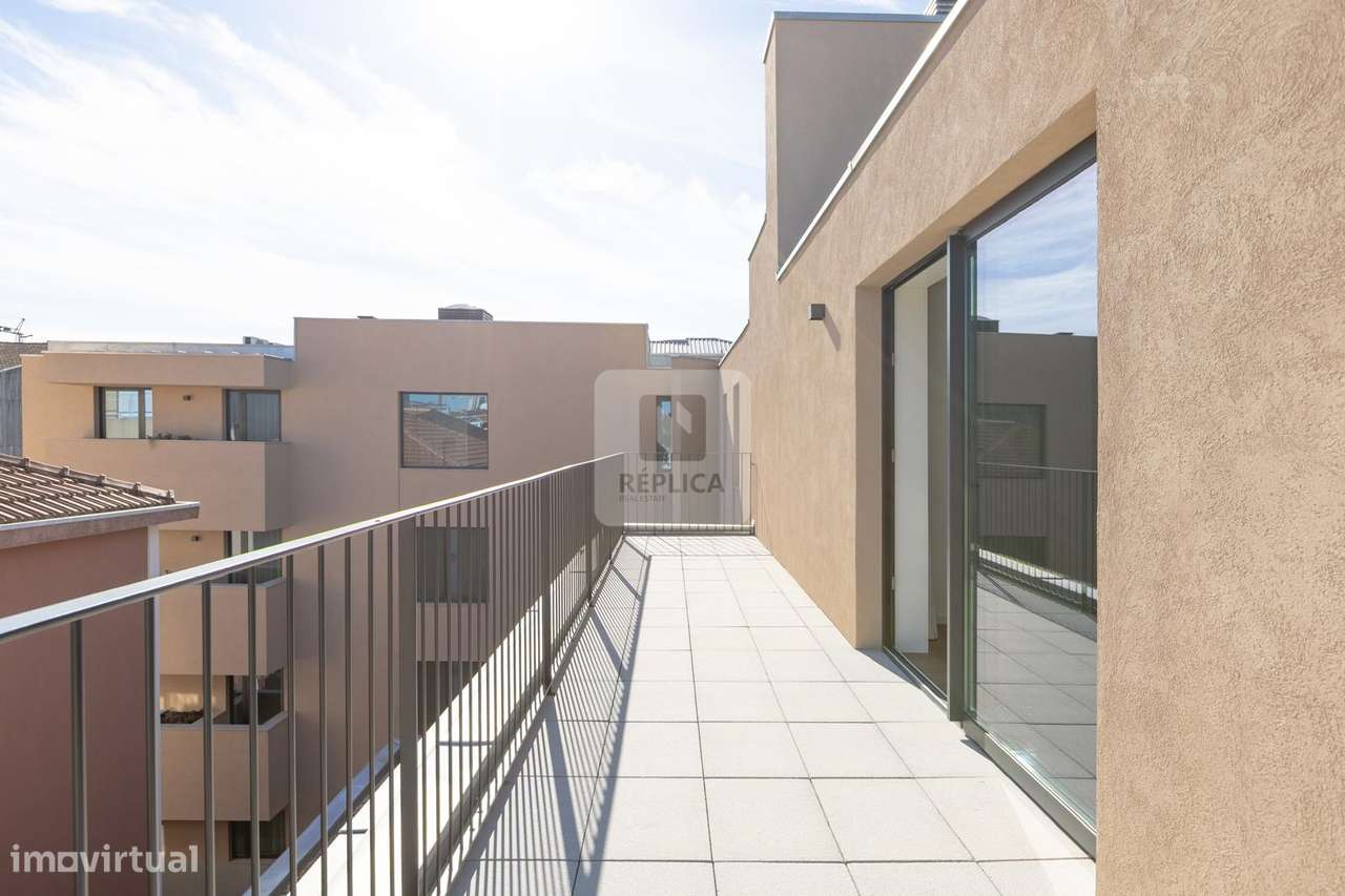 Penthouse T4 com Vista Panorâmica no Centro de Vila Nova de Gaia-47