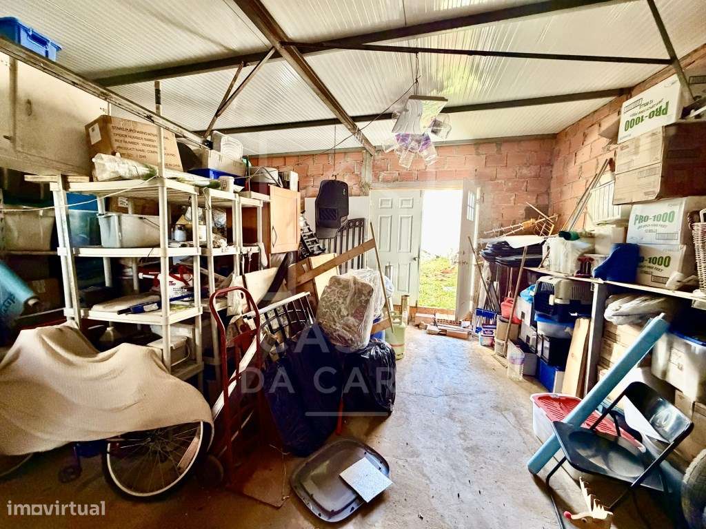 Garagem com 107 m2 de área total em Trindade-8