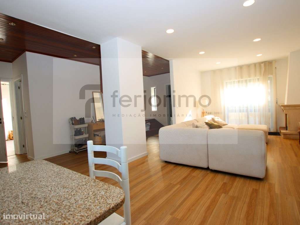 Moradia Geminada T3 com Vista Deslumbrante sobre Guimarães-44