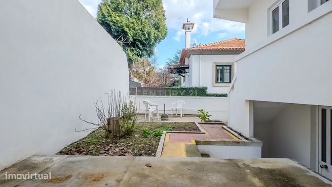 Espetacular Moradia com Vista para a Cidade no Porto T6 + dois T1 inde-11