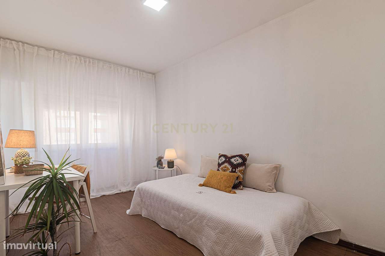 Apartamento T2 em Cacém, Sintra - Oportunidade Única-12