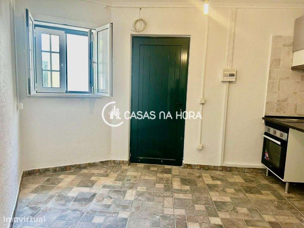 Anexo de Moradia T1 em Almada no bairro do Pombal, Equipado e Mobilado - Grande imagem: 4/14