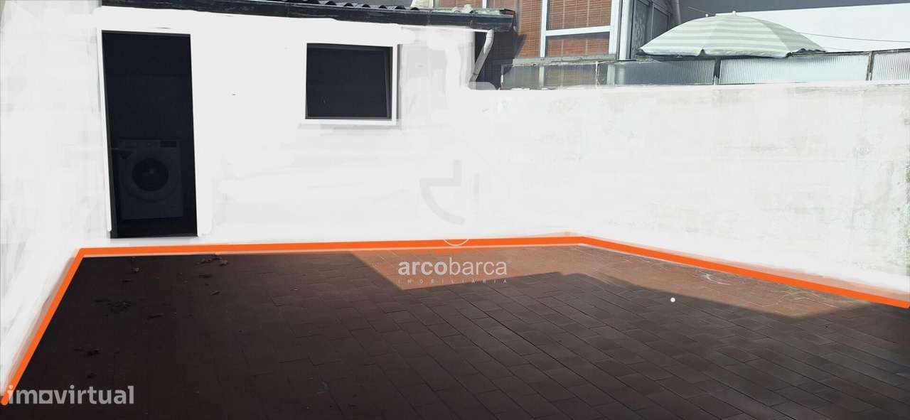 Moradia T4 Circunvalação Hospital S. João - Porto-8