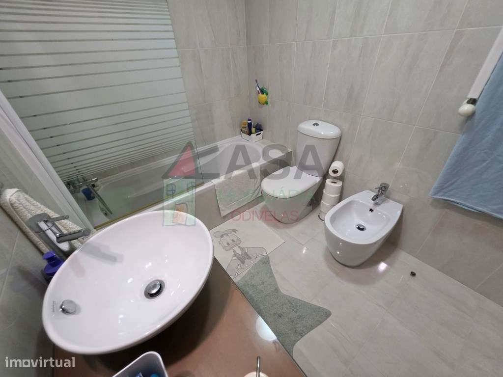Moradia T4 com Garagem de 48 m² e Mais de 120 m² de Logradouro-34