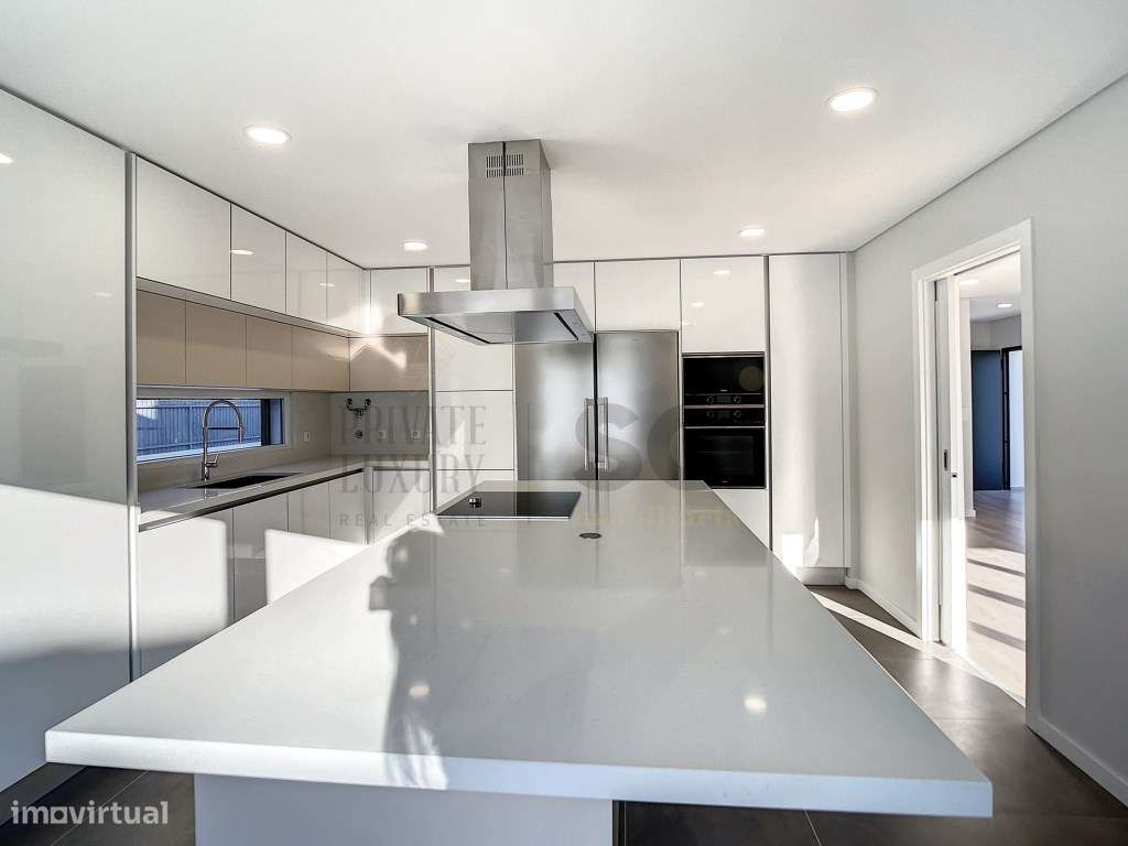 Moradia T3 Independente Térrea em Azeitão Garagem Piscina-12