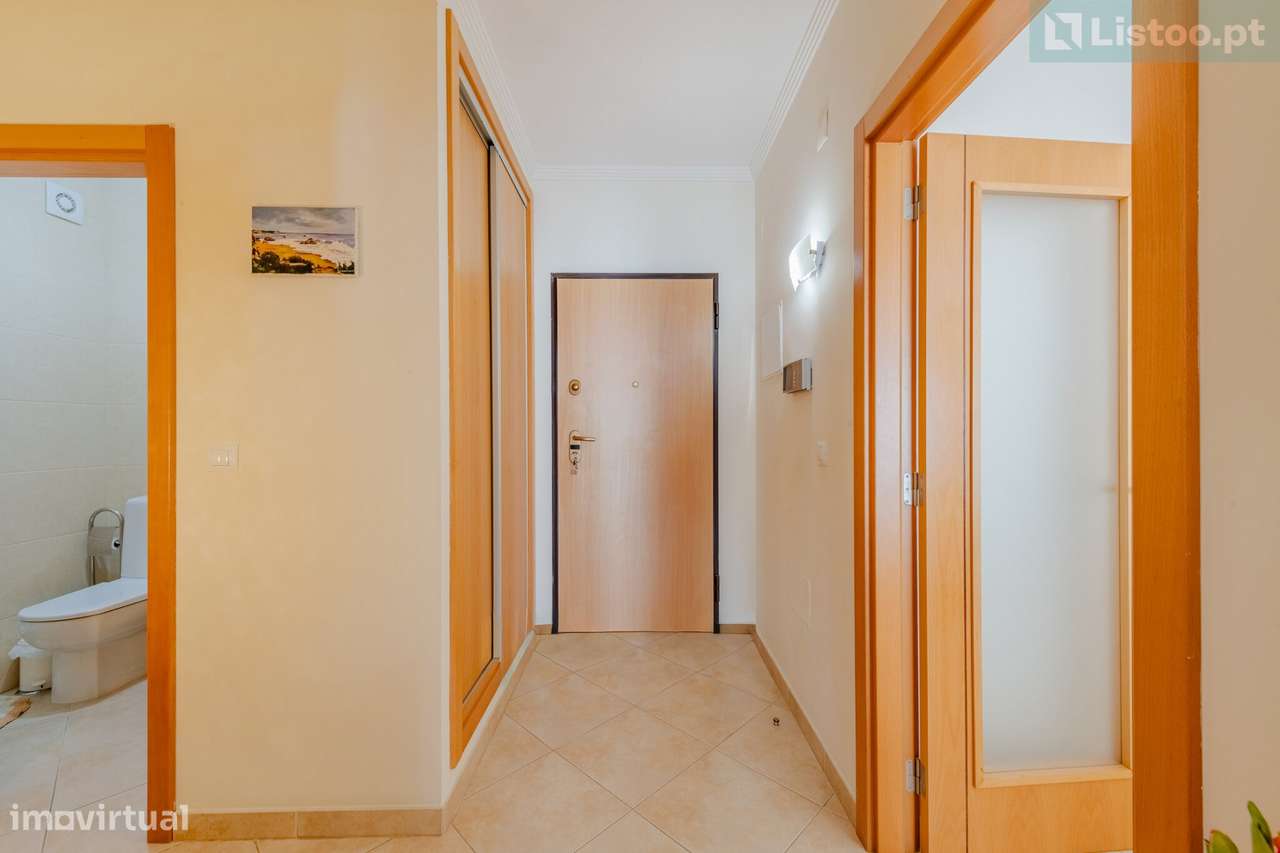 Apartamento T2 com Piscina, Varanda em Portimão-19