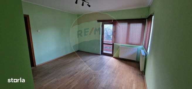Vilă S+P+1E+M cu 7 camere de vânzare în TG. OCNA-4