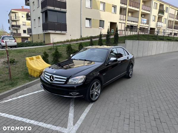 Mercedes-Benz Klasa C 320 T CDI DPF 7G-TRONIC Avantgarde - 15