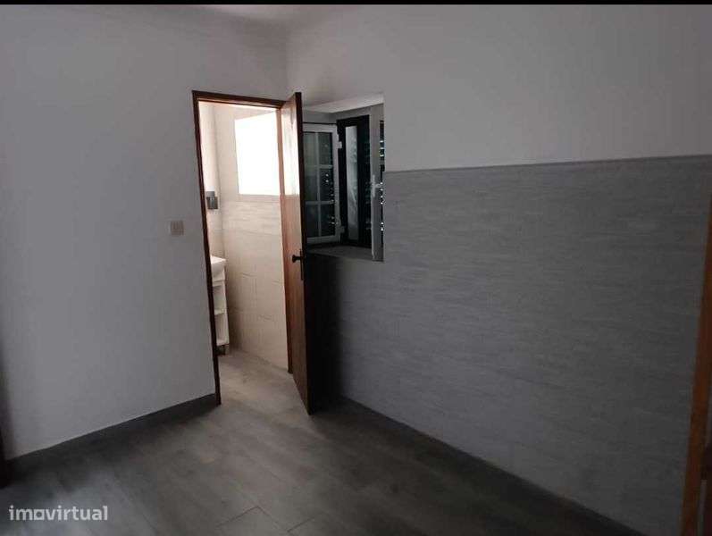 Casa - Tipologia  T1  vai estar para visita a 26/12 - Grande imagem: 5/8