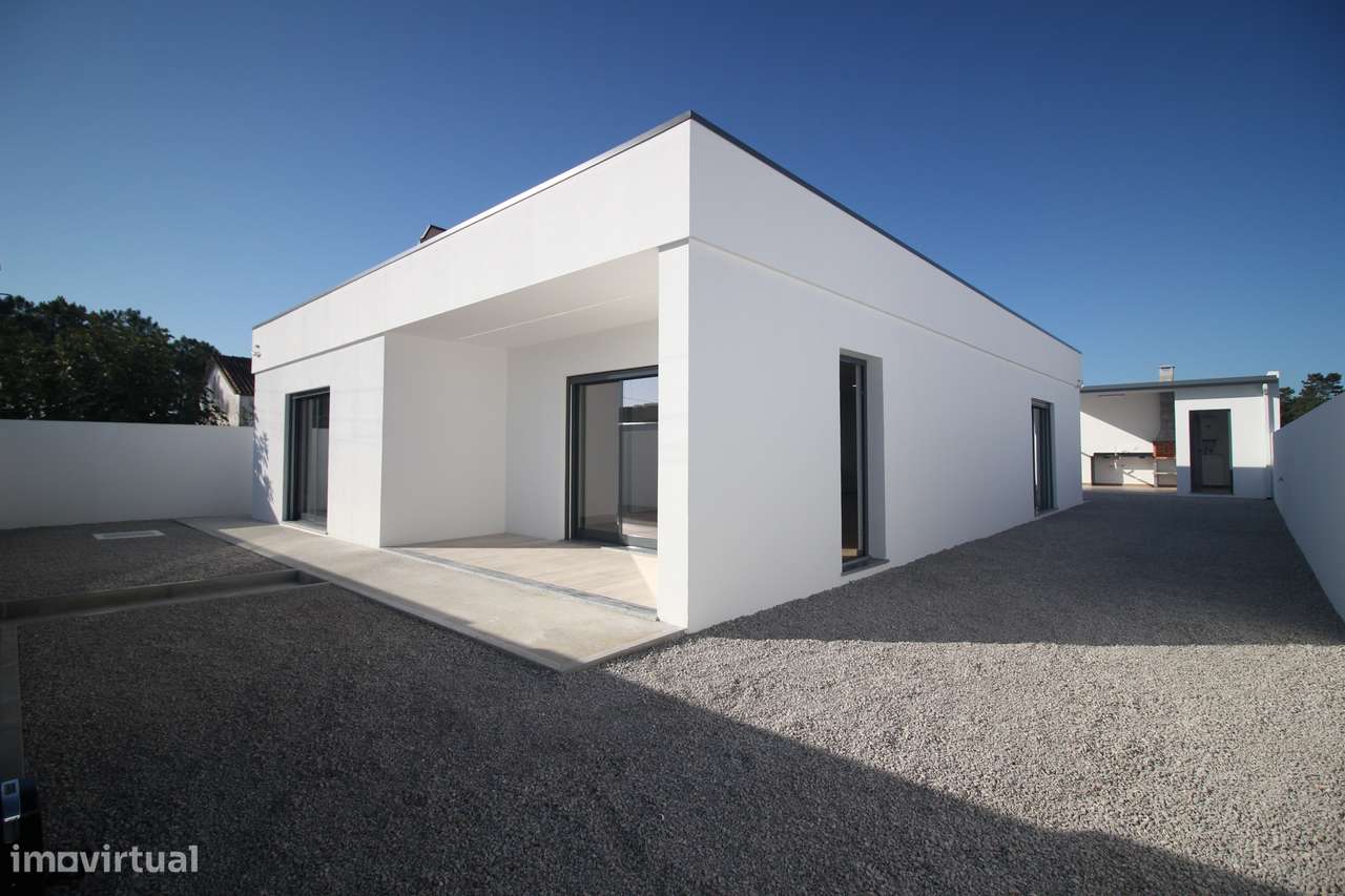 Moradia Térrea Isolada T3 Nova em lote de 340m2 em Fernão Ferro-31