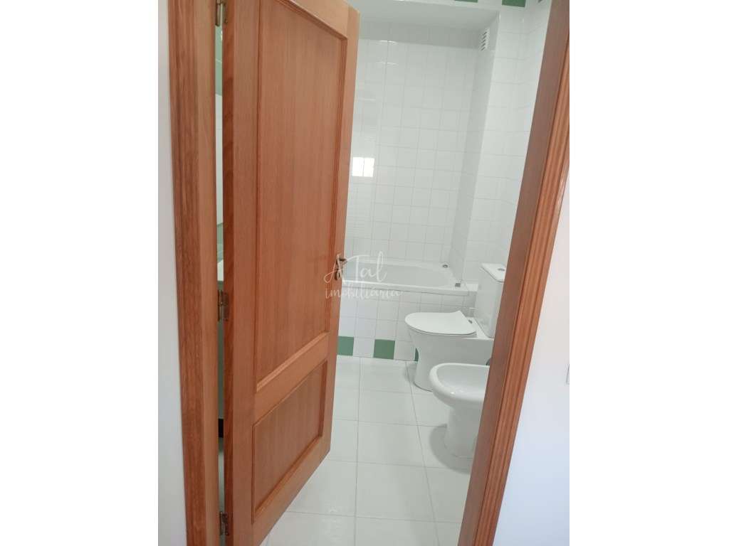 Apartamento T3 totalmente remodelado-11