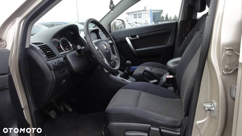 Chevrolet Captiva 2.4 LS 5os - 6