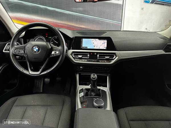 BMW 318 d Touring - 12