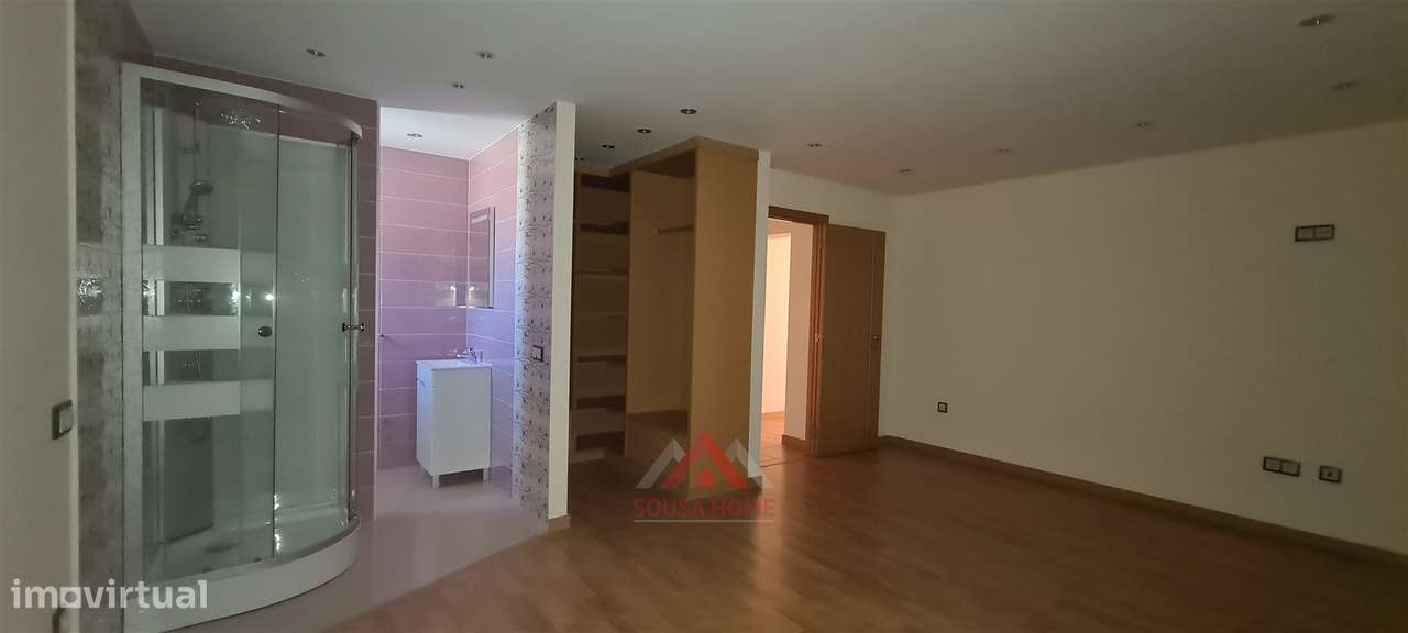 Moradia T7 + Sala c/ 100M2 + Terreno 4.666M2-19