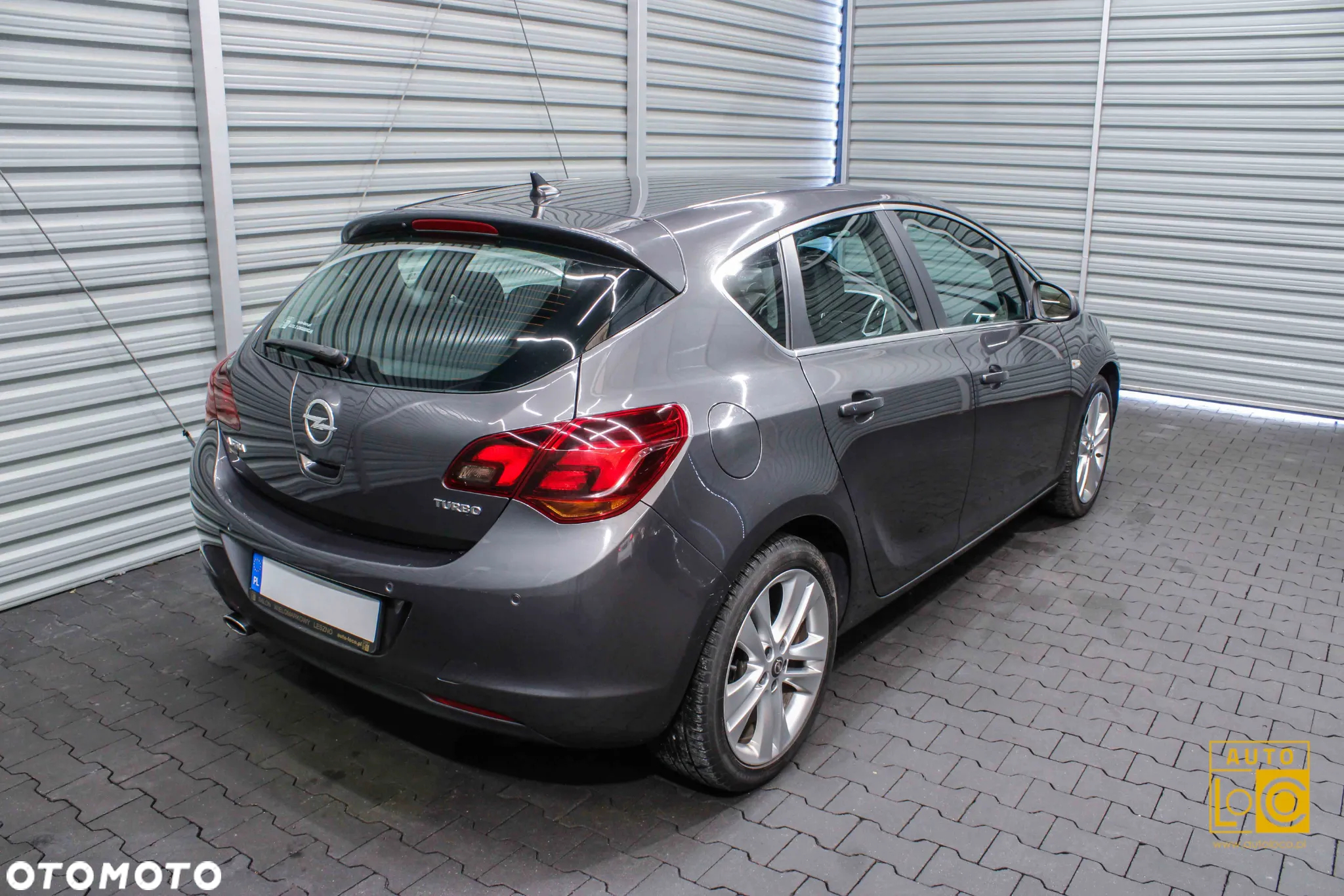 Opel Astra IV 1.4 T Cosmo - 8