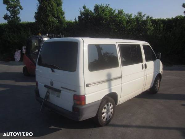 Dezmembrez VW Multivan T5 ,an 1998 , 2.5 TDI , tip motor ACV - 3