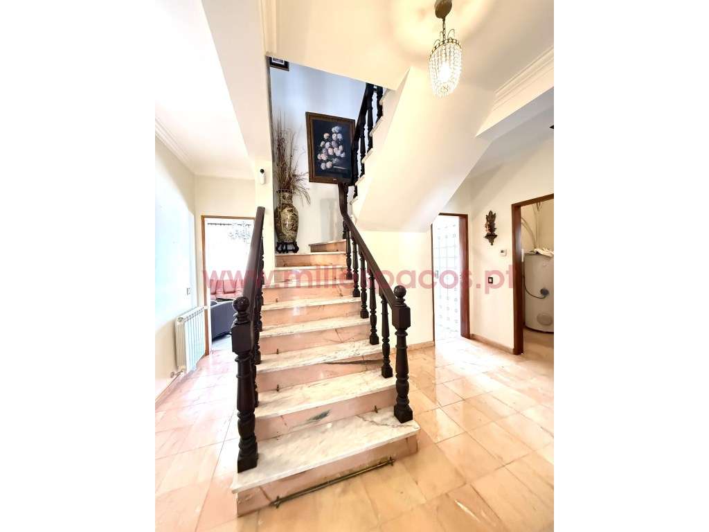 Moradia V6 com Garagem Centro da Cidade-44