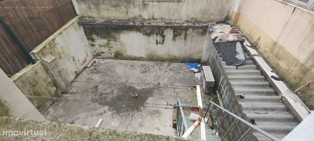 APARTAMENTO T-3 RUA TOMÁS RIBEIRO PARA REMODELAÇÃO TOTAL-49