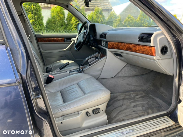 BMW E32 730i V8 wnętrze fotele kanapa skóra elektryka boczki roleta dekory drewno roleta podsufitka - 11