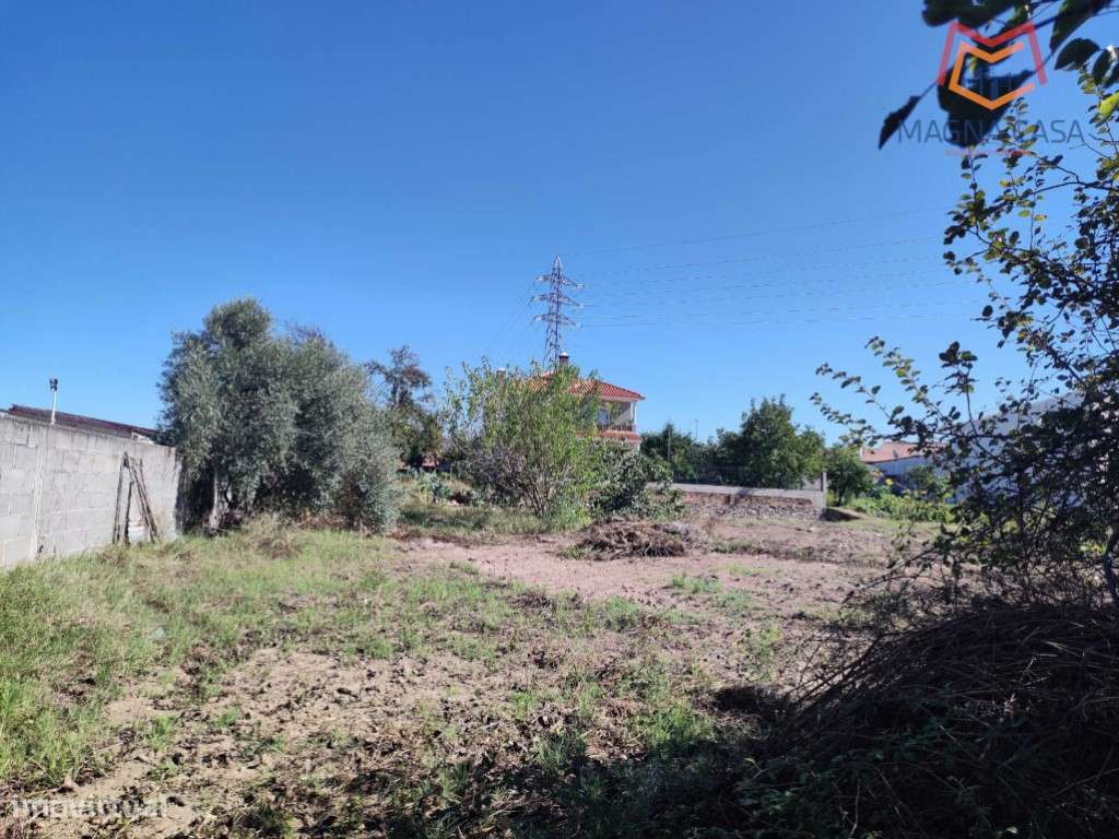 Moradia em Propriedade Total com 3 apartamentos T3, + 1 apartamento...-16