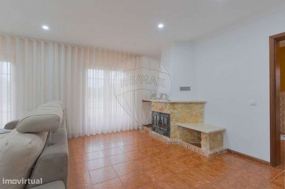 Moradia T4 para venda-5