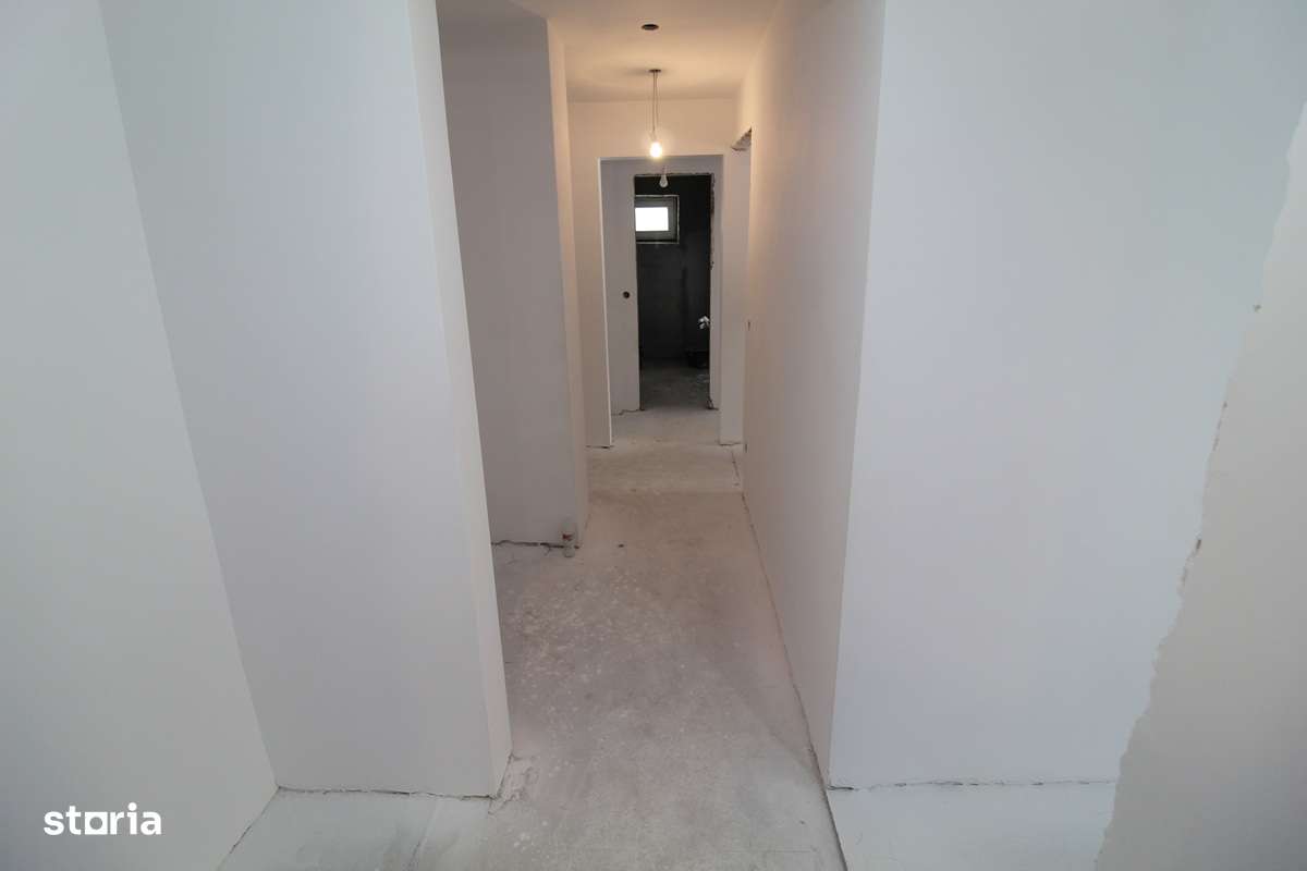 Vând apartament 4 camere în Hunedoara, zona Micro5-Dornica, etaj 2...-3