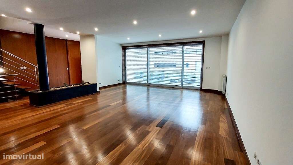 Moradia V4+1 em Banda com Piscina - Dume, Braga-7