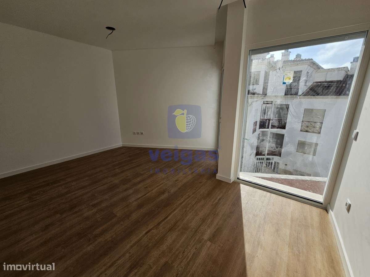 T2  Novo no Centro de  São Martinho do Porto - Grande imagem: 5/10