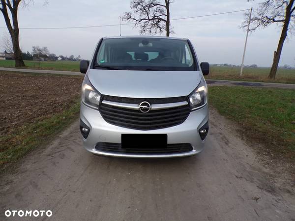 Opel Vivaro - 1