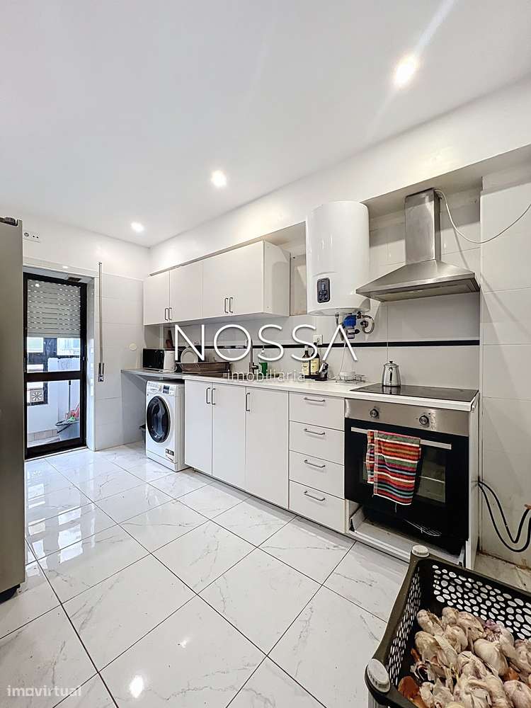 Espetacular T2 no coração da Baixa da Banheira - Grande imagem: 2/25