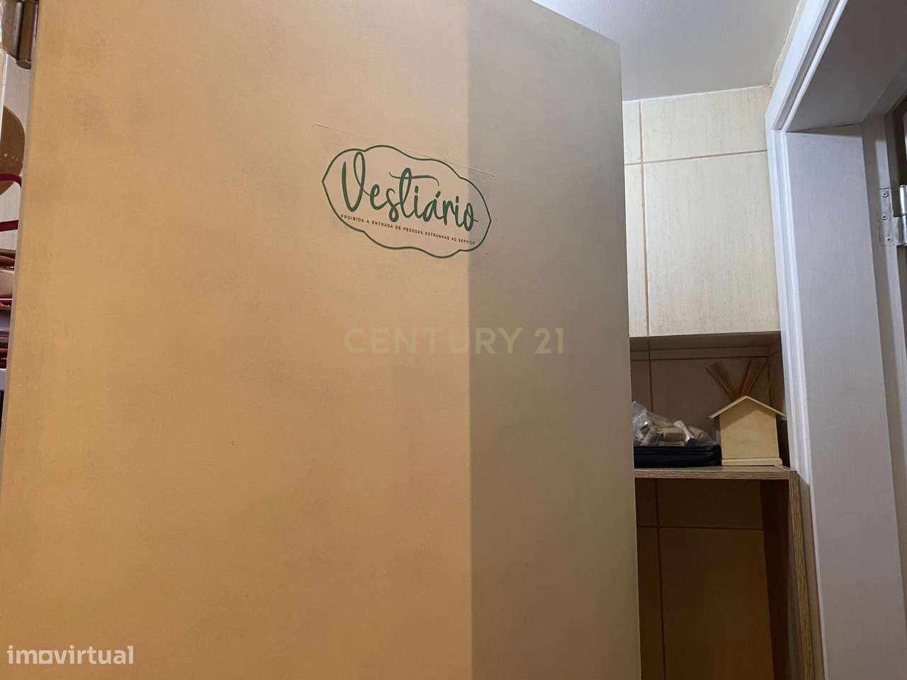 Restaurante em São Domingos de Benfica com faturação ativa e clientela-14