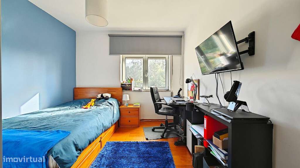 Apartamento T4 com garagem em zona do Tovim-12