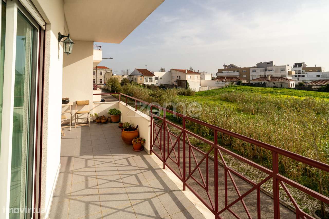 Apartamento T3+Garagem e Arrumo-16