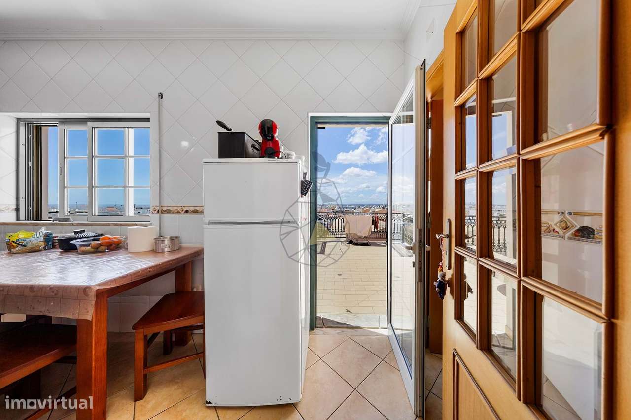 Apartamento T1+3 com Vista Mar do terraço em Quarteira-7