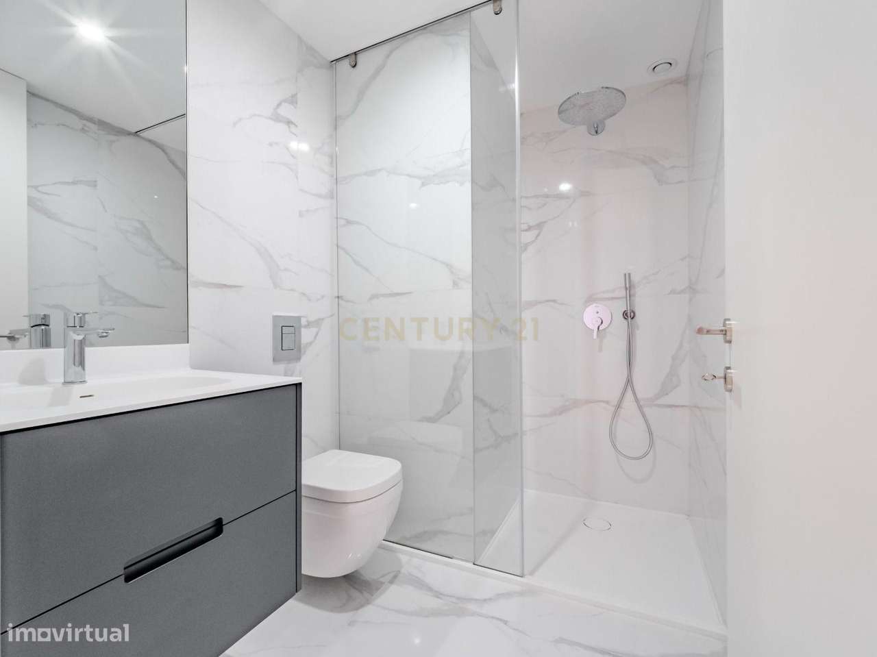 Apartamento T3 de Luxo em Condomínio Privado com Piscina, Padel e Giná-30