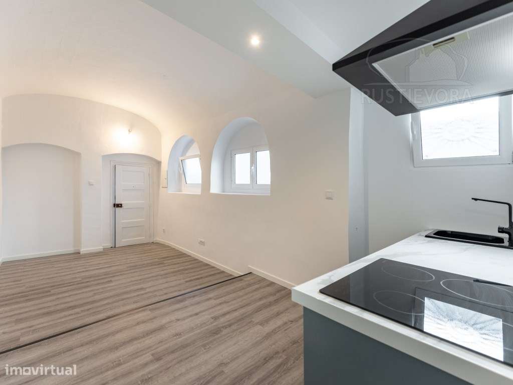 Apartamento de 1º andar com 3 assoalhadas e terraço-5