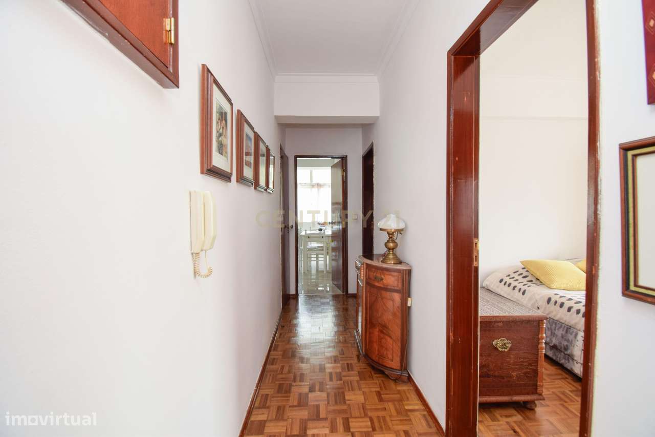 T3 Luminoso na Rinchoa (Rio de Mouro) | Varandas a Sul | Excelente Loc-8