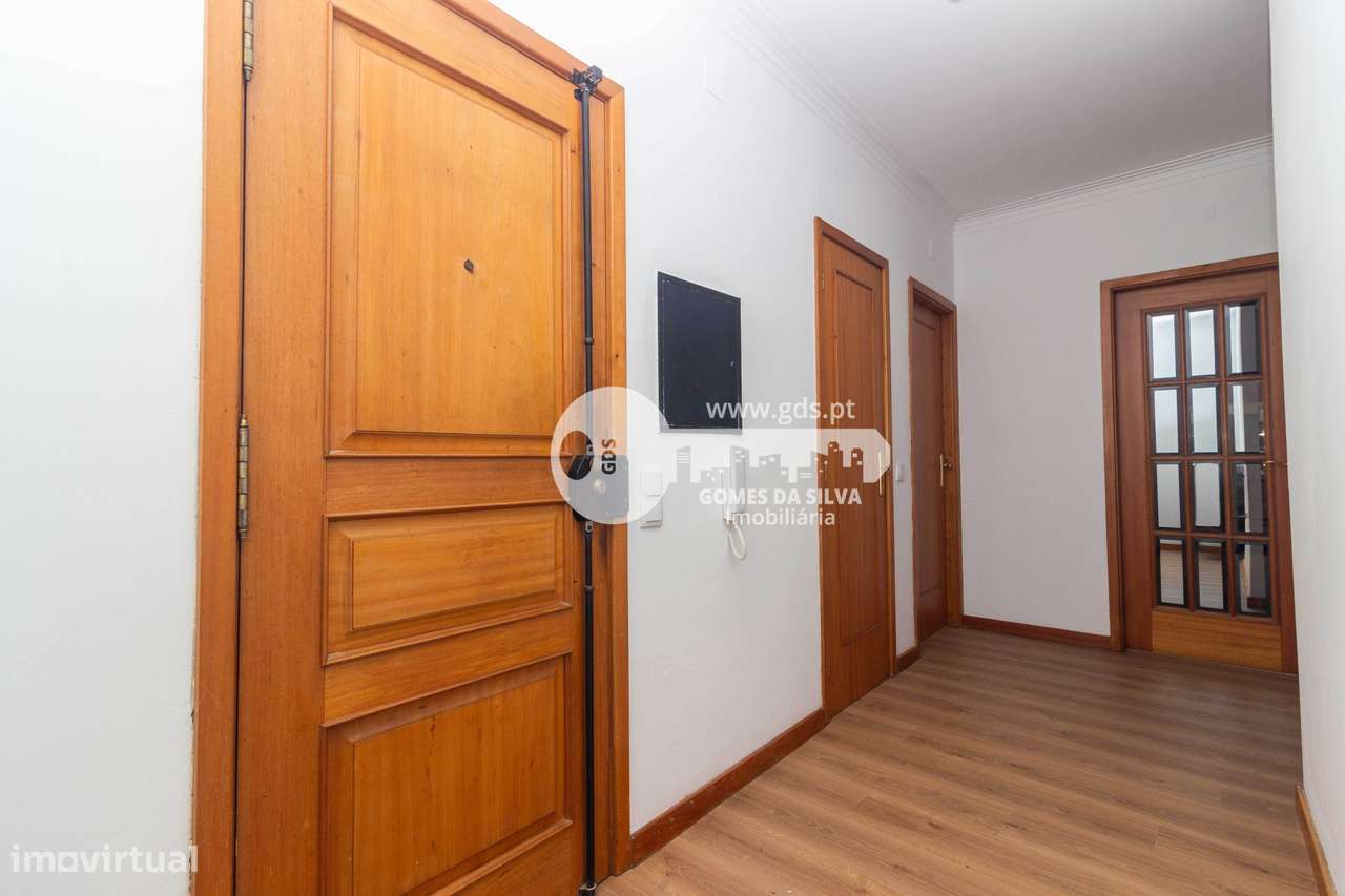 Apartamento T3 c/ suite na Rua Américo F. Carvalho-11