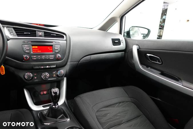 Kia Ceed 1.4 CRDi 90 SW Vision - 35