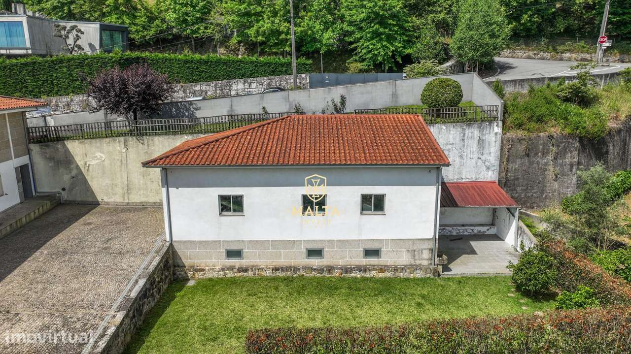 Moradia de Sonho na zona da Falperra!-11