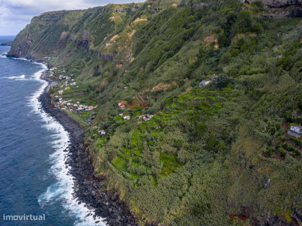 Terreno com Ruína e Acesso Direto ao Mar na Exclusiva Rocha da Relva-7