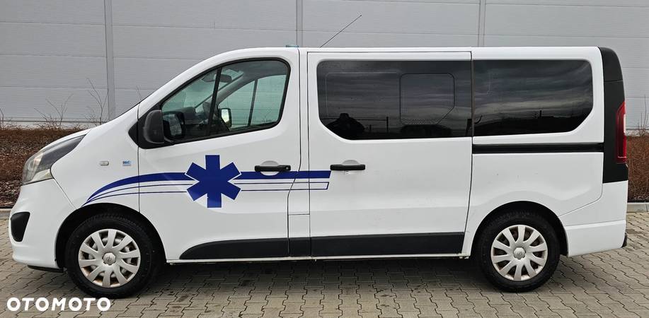 Opel Vivaro KARETKA / AMBULANS - 4