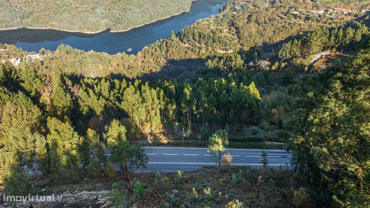 Terreno com 1 400m2 em Louredo, Vieira do Minho! - Grande imagem: 5/14