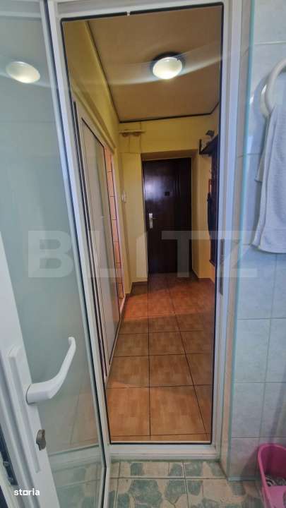 Garsoniera mobilata, etaj intermediar, parcare, beci luminoasa - Imagine principală: 3/13